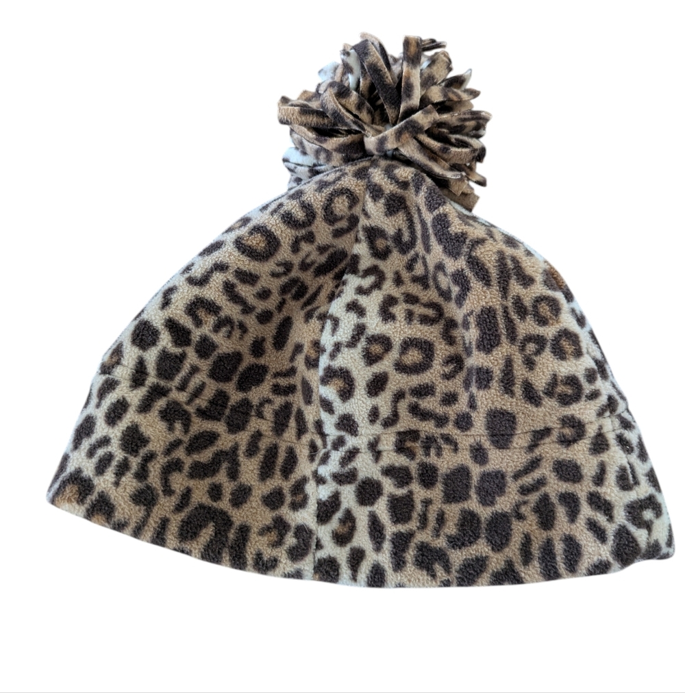 Leopard Print Beanie Hat With Pom Pom Women's Size OSFM Christmas Winterโ